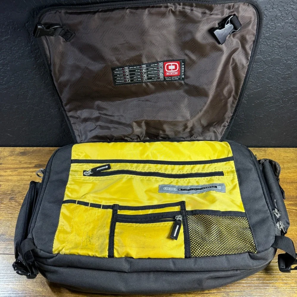 OGIO City Corp Street 203607 Black Nylon Laptop Messenger Bag Mens OS